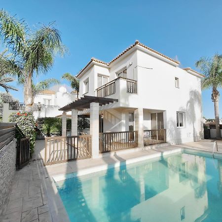 Villa Lynn Chill Out Seaview 아이아 나파 외부 사진