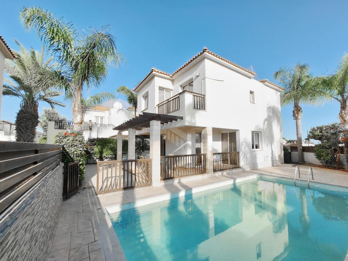 Villa Lynn Chill Out Seaview 아이아 나파 외부 사진