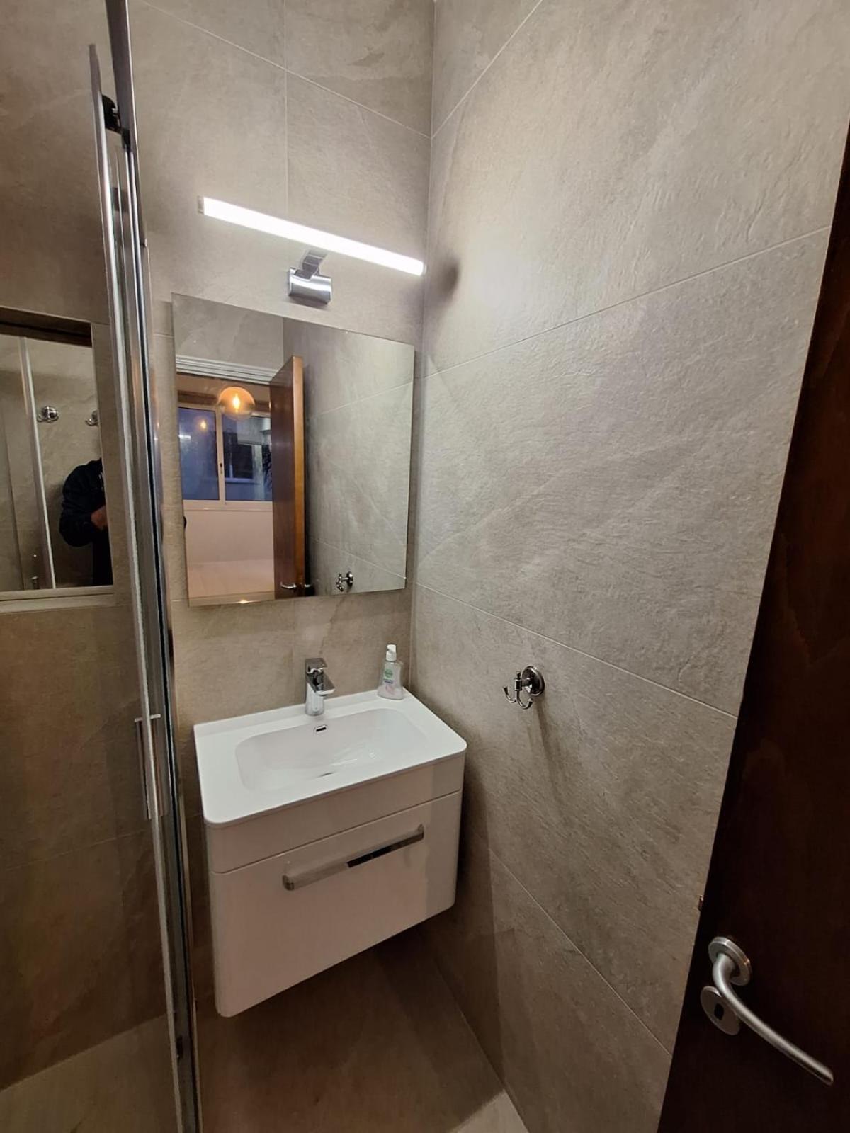 Villa Lynn Chill Out Seaview 아이아 나파 외부 사진