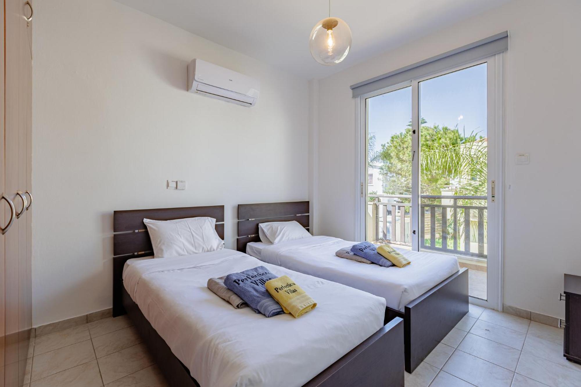 Villa Lynn Chill Out Seaview 아이아 나파 외부 사진