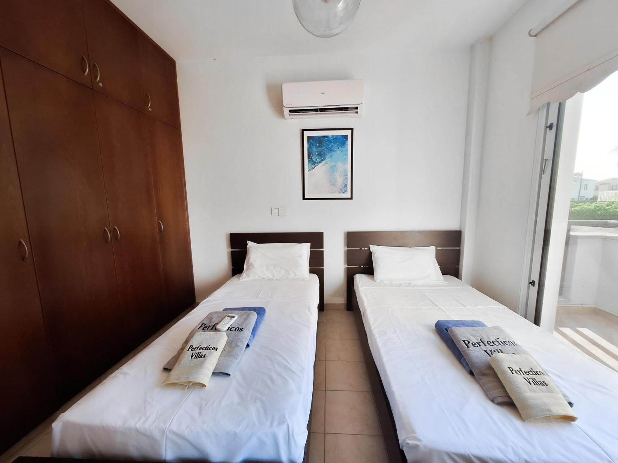 Villa Lynn Chill Out Seaview 아이아 나파 외부 사진